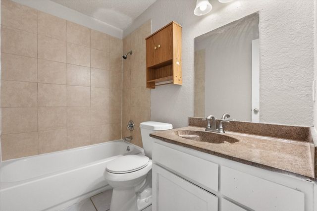 352 Spring Branch Lane, Kennedale, TX 76060