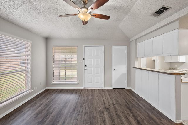 352 Spring Branch Lane, Kennedale, TX 76060