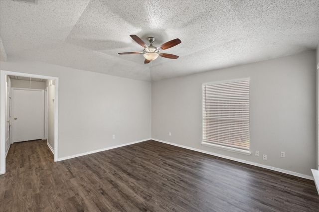 352 Spring Branch Lane, Kennedale, TX 76060