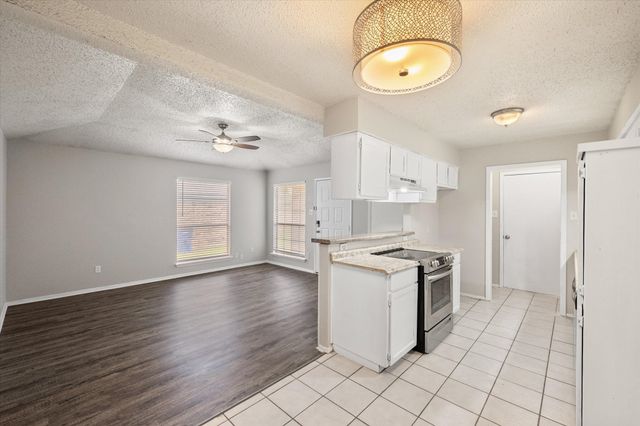 352 Spring Branch Lane, Kennedale, TX 76060