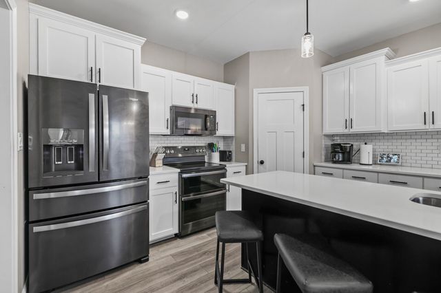 991 Cherry Blossom Ln, Clarksville, TN 37040