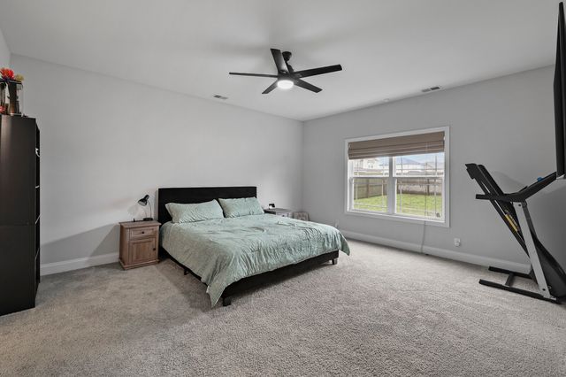991 Cherry Blossom Ln, Clarksville, TN 37040