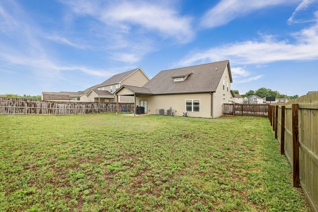 991 Cherry Blossom Ln, Clarksville, TN 37040