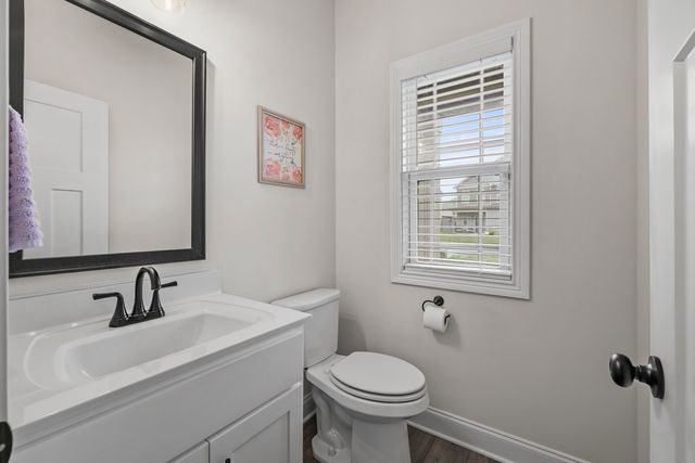 991 Cherry Blossom Ln, Clarksville, TN 37040