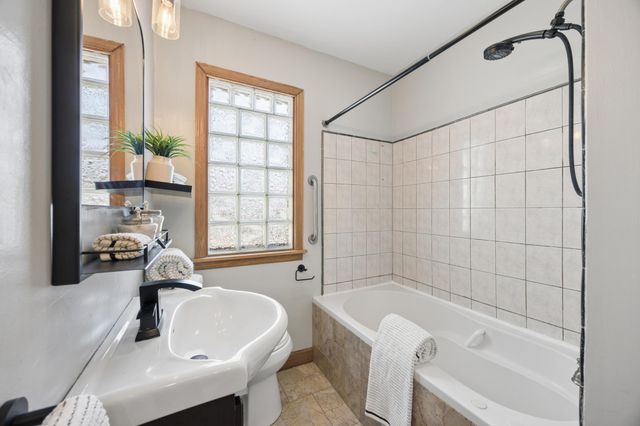 5621 22nd Avenue S, Minneapolis, MN 55417