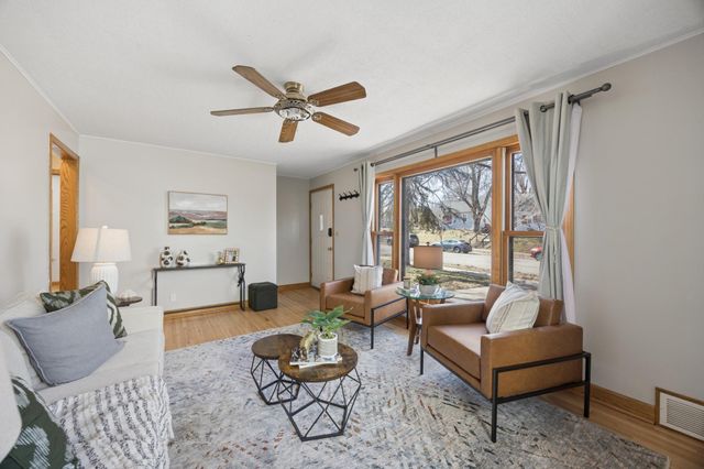 5621 22nd Avenue S, Minneapolis, MN 55417