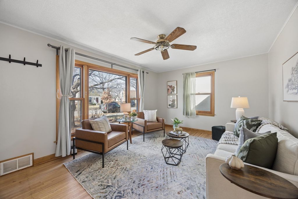 5621 22nd Avenue S, Minneapolis, MN 55417