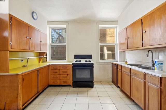 4924 N Saint Louis Avenue, Chicago, IL 60625