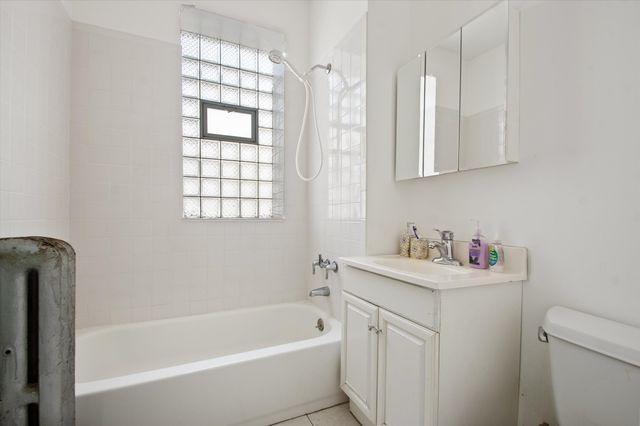 4924 N Saint Louis Avenue, Chicago, IL 60625