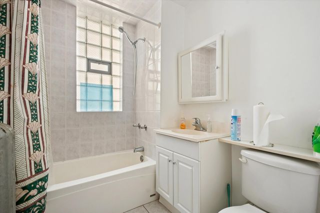 4924 N Saint Louis Avenue, Chicago, IL 60625