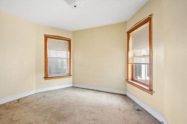 4924 N Saint Louis Avenue, Chicago, IL 60625