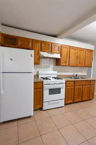 14415 Lithgow Street, Dearborn, MI 48126