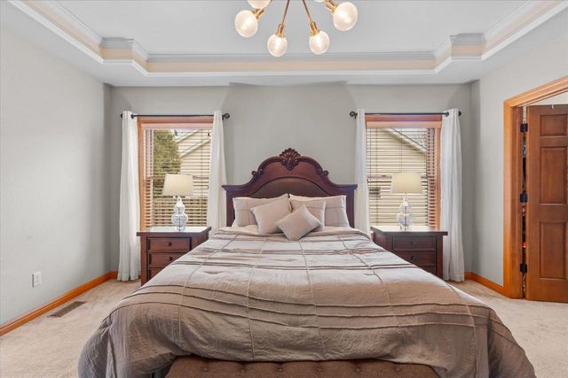 3020 E FALLCREEK LANE, Appleton, WI 54913