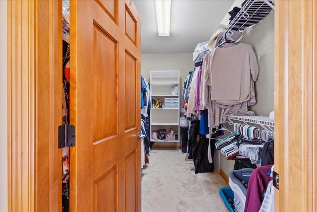 3020 E FALLCREEK LANE, Appleton, WI 54913