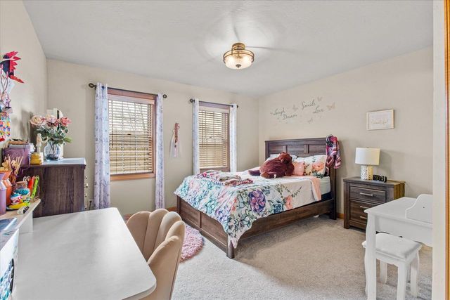 3020 E FALLCREEK LANE, Appleton, WI 54913