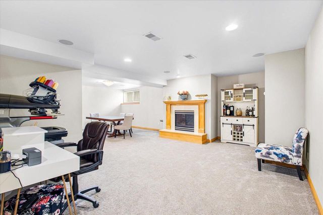 3020 E FALLCREEK LANE, Appleton, WI 54913