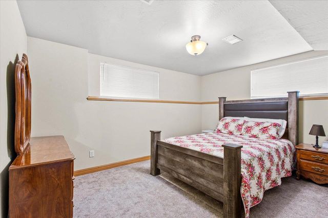 3020 E FALLCREEK LANE, Appleton, WI 54913