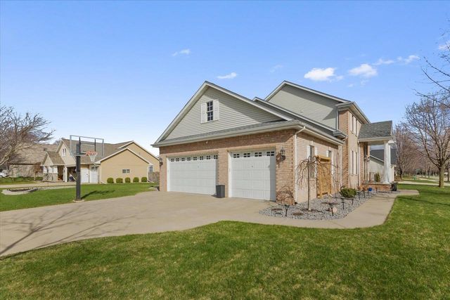 3020 E FALLCREEK LANE, Appleton, WI 54913
