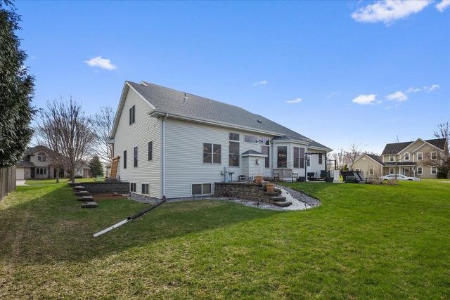 3020 E FALLCREEK LANE, Appleton, WI 54913