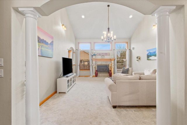 3020 E FALLCREEK LANE, Appleton, WI 54913