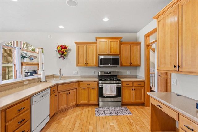 3020 E FALLCREEK LANE, Appleton, WI 54913