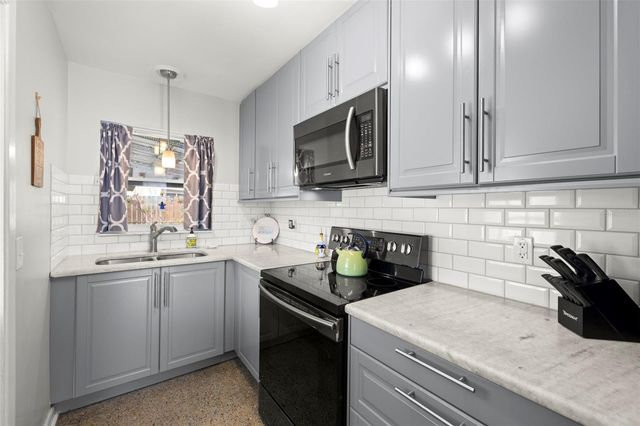 6406 S CLARK AVENUE, Tampa, FL 33616