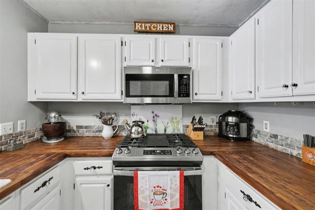 7132 E Cannon Place Drive, Rockford, MI 49341