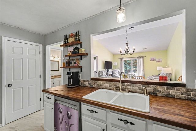 7132 E Cannon Place Drive, Rockford, MI 49341