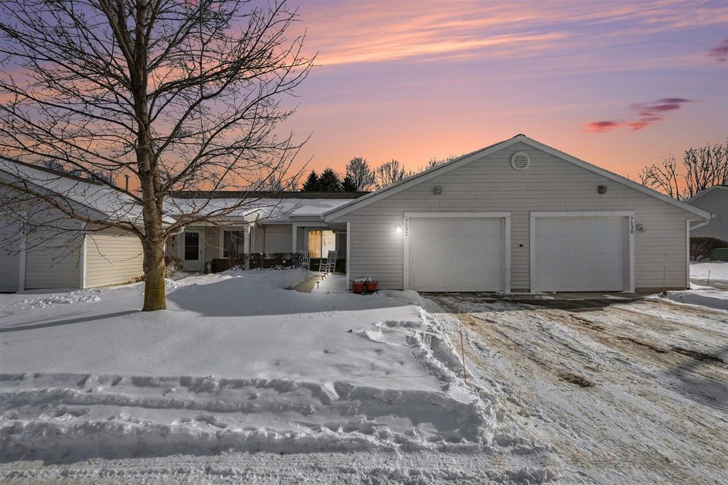 7132 E Cannon Place Drive, Rockford, MI 49341