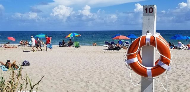 4627 Bougainvilla Dr 2E, Lauderdale By The Sea, FL 33308