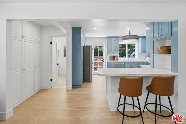 864 Bienveneda Avenue, Pacific Palisades (los Angeles), CA 90272