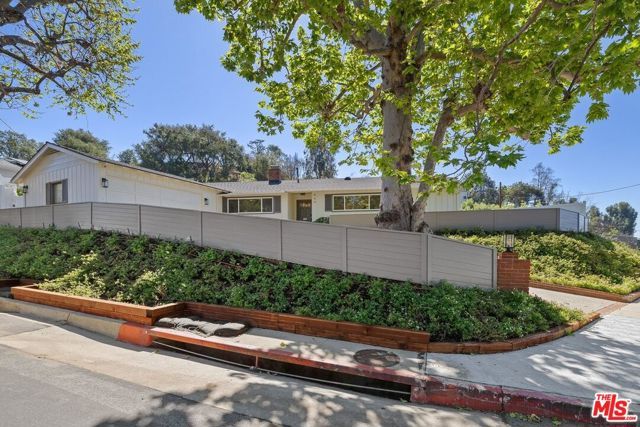 864 Bienveneda Avenue, Pacific Palisades (los Angeles), CA 90272