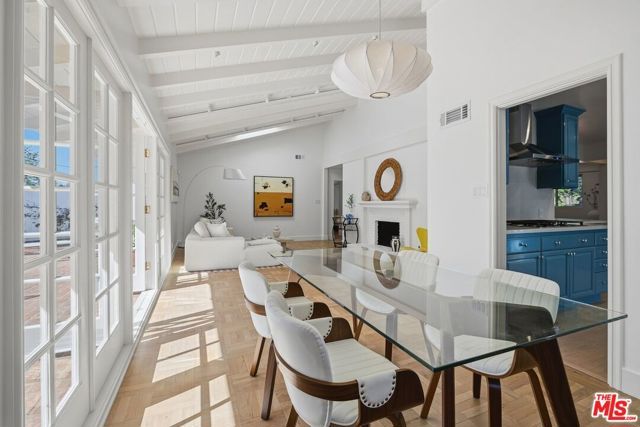 864 Bienveneda Avenue, Pacific Palisades (los Angeles), CA 90272