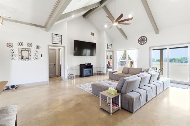4299 County Road 1098, Celeste, TX 75423