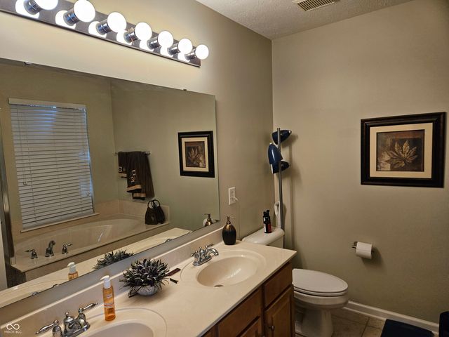 5557 Trammel Court, Carmel, IN 46033