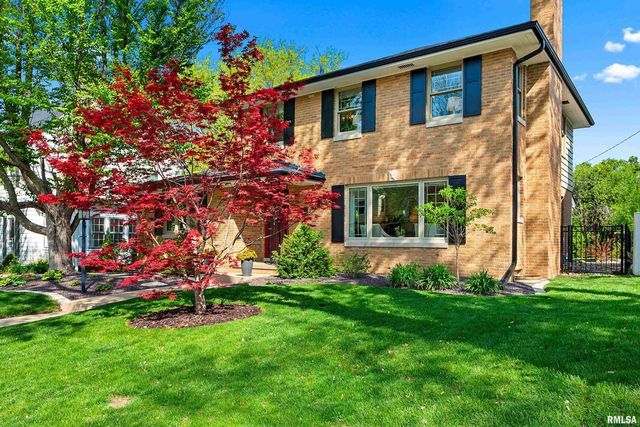 301 W HOLLYRIDGE Circle, Peoria, IL 61614