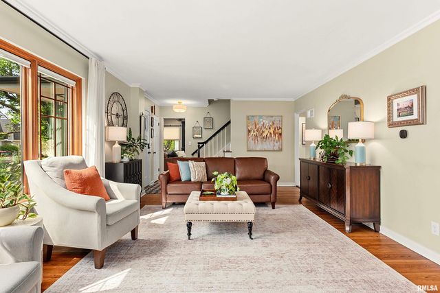 301 W HOLLYRIDGE Circle, Peoria, IL 61614
