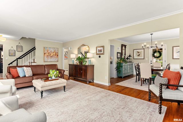 301 W HOLLYRIDGE Circle, Peoria, IL 61614