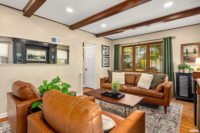 301 W HOLLYRIDGE Circle, Peoria, IL 61614