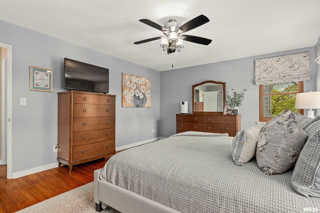 301 W HOLLYRIDGE Circle, Peoria, IL 61614