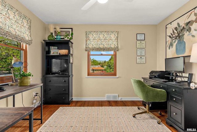 301 W HOLLYRIDGE Circle, Peoria, IL 61614