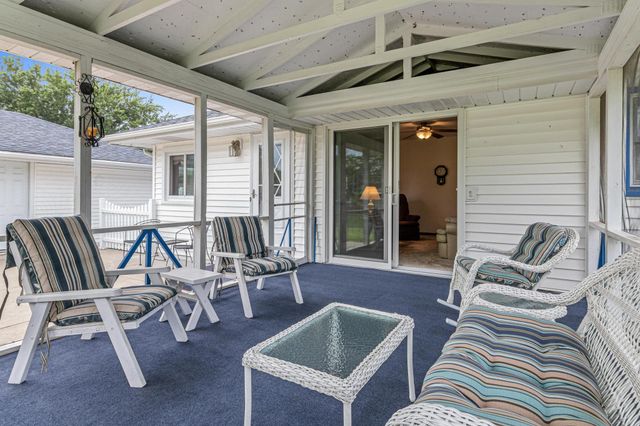 9043 16th Avenue S, Bloomington, MN 55425