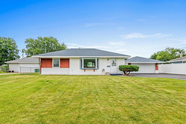 9043 16th Avenue S, Bloomington, MN 55425