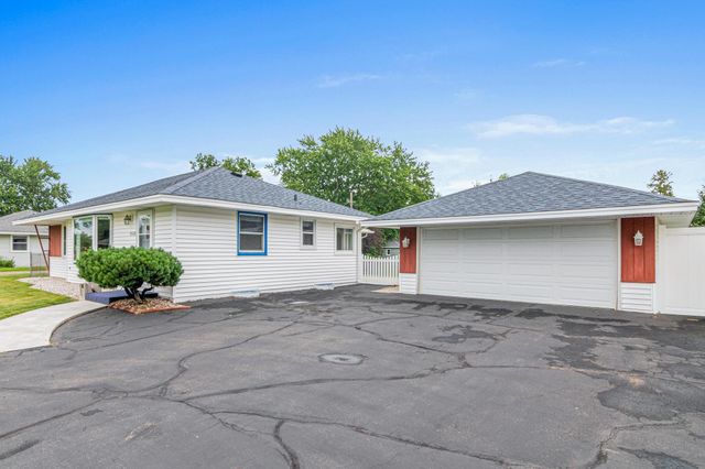 9043 16th Avenue S, Bloomington, MN 55425