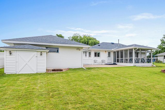 9043 16th Avenue S, Bloomington, MN 55425