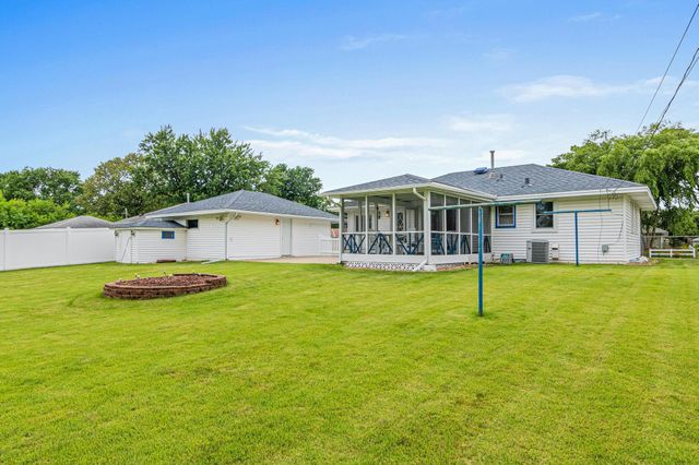 9043 16th Avenue S, Bloomington, MN 55425