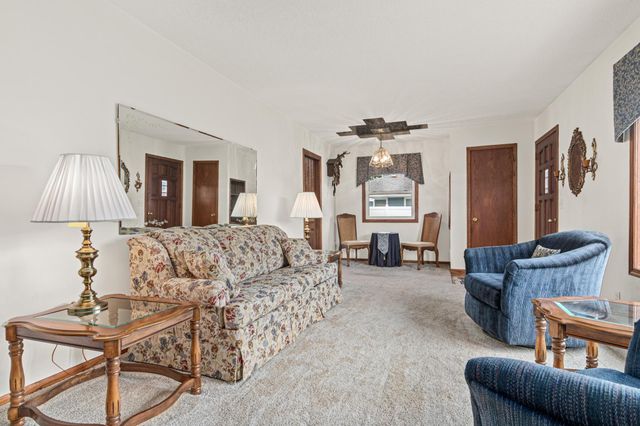 9043 16th Avenue S, Bloomington, MN 55425