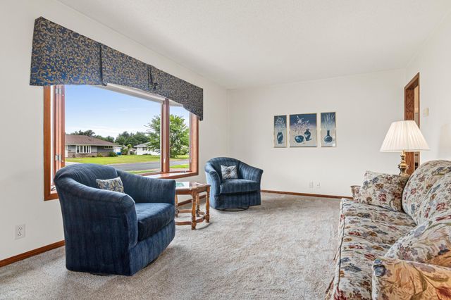 9043 16th Avenue S, Bloomington, MN 55425