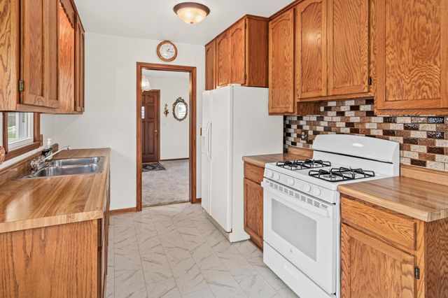 9043 16th Avenue S, Bloomington, MN 55425