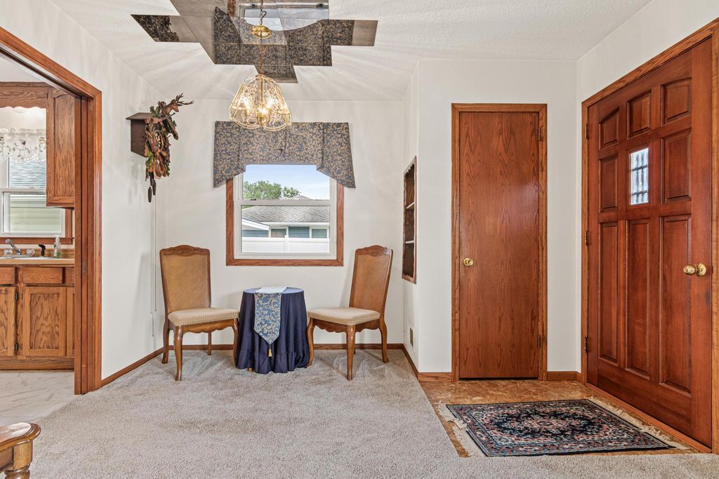9043 16th Avenue S, Bloomington, MN 55425 — photo 2